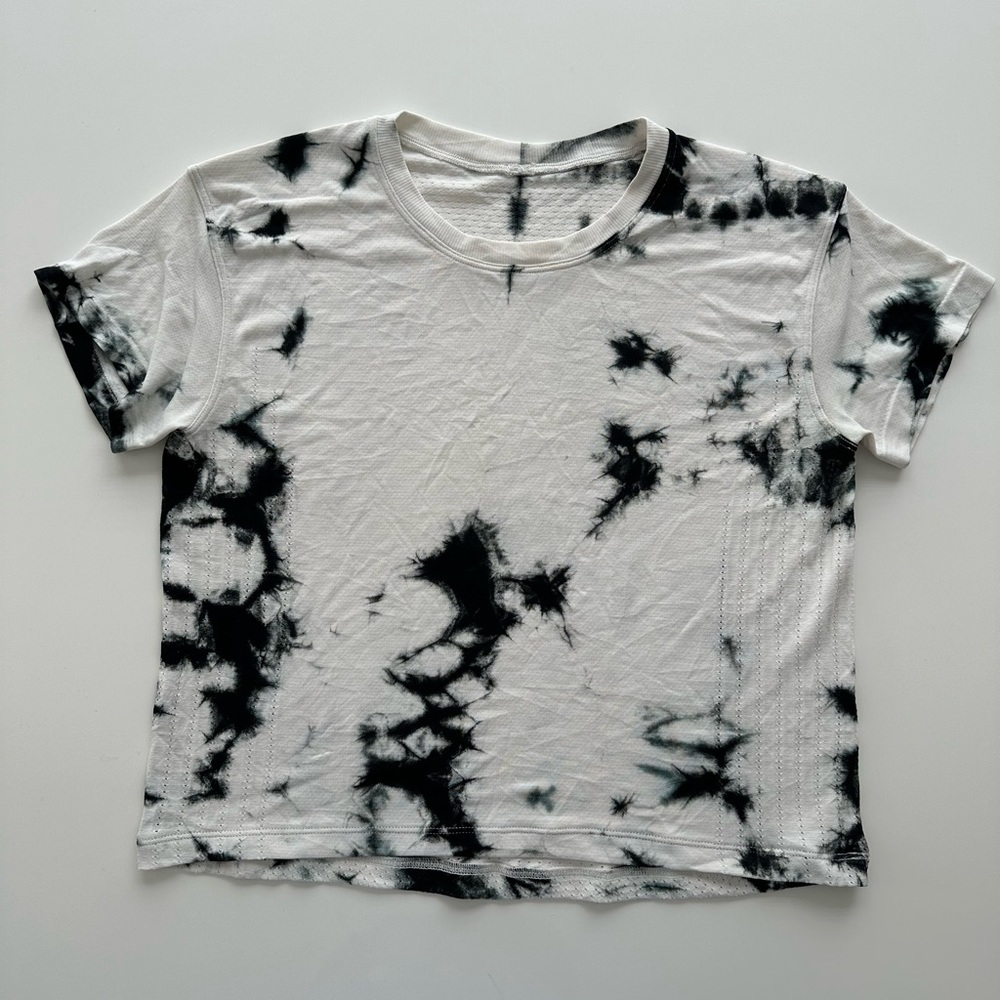 Lululemon Train to be Short Sleeve